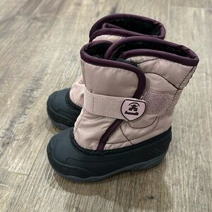NWOT kamik toddler snow boots, never worn.